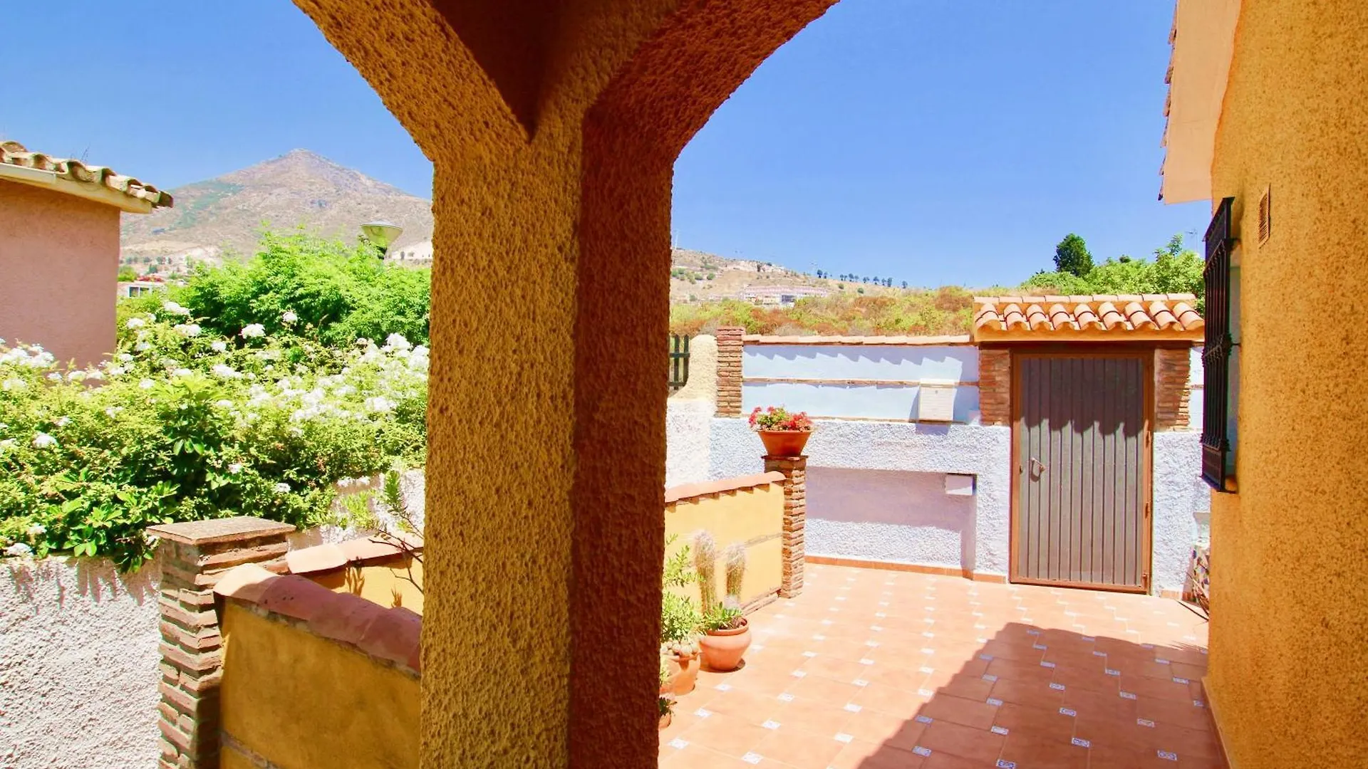 בנאלמדנה Private Pool Villa With Sea Views Near The Beach By Costarentals - Ref 249