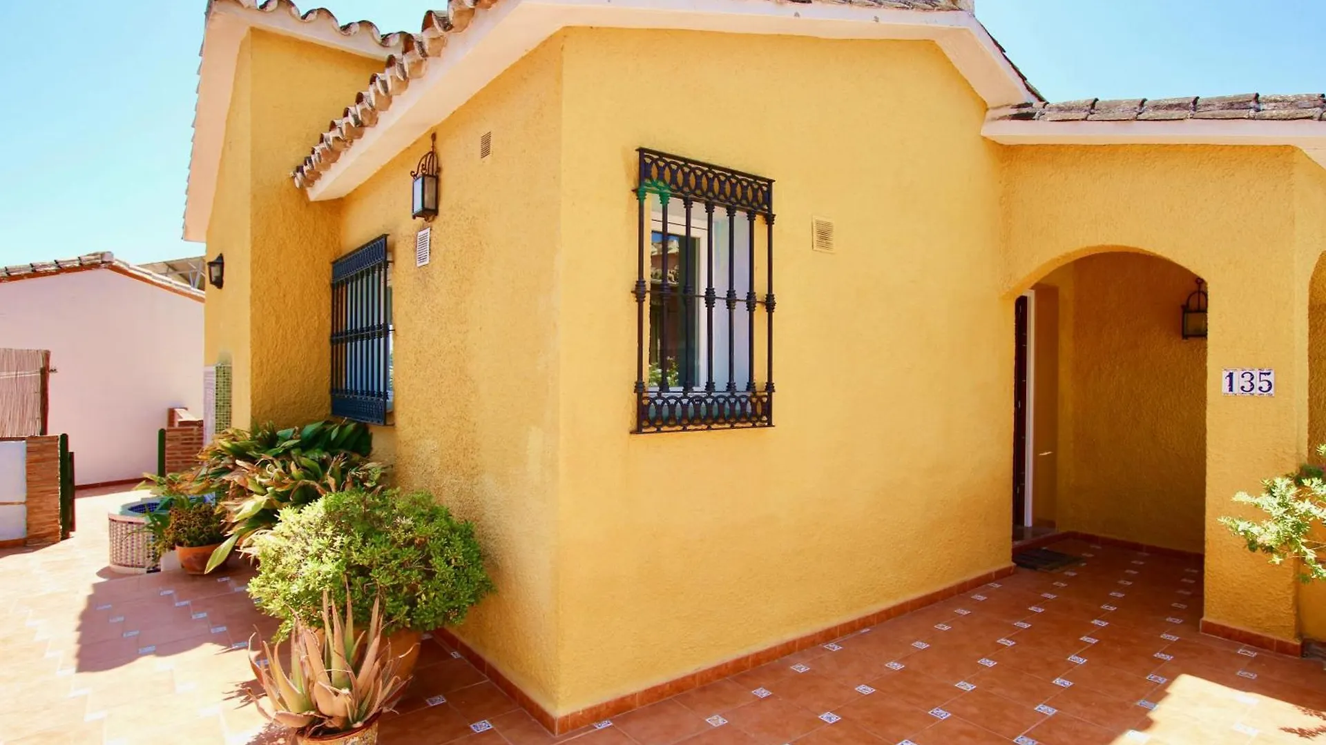 בנאלמדנה Private Pool Villa With Sea Views Near The Beach By Costarentals - Ref 249 0*,