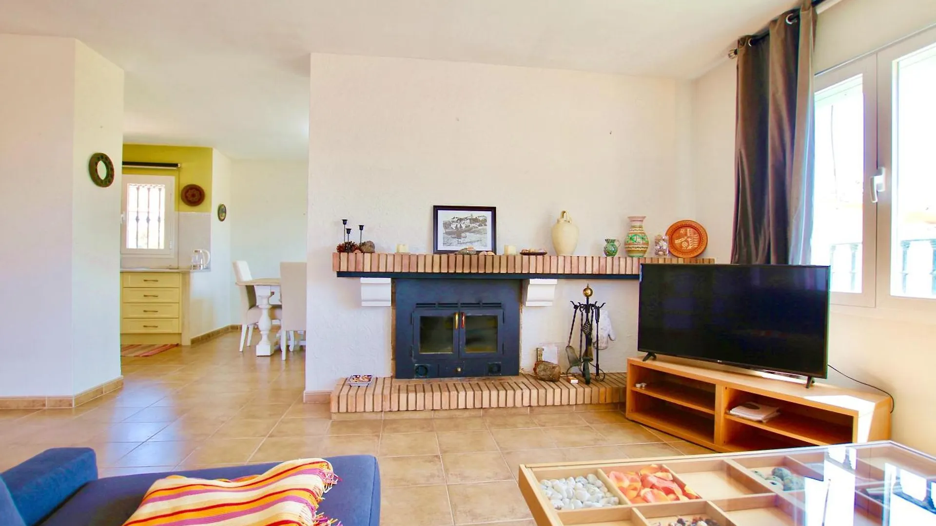בנאלמדנה Private Pool Villa With Sea Views Near The Beach By Costarentals - Ref 249